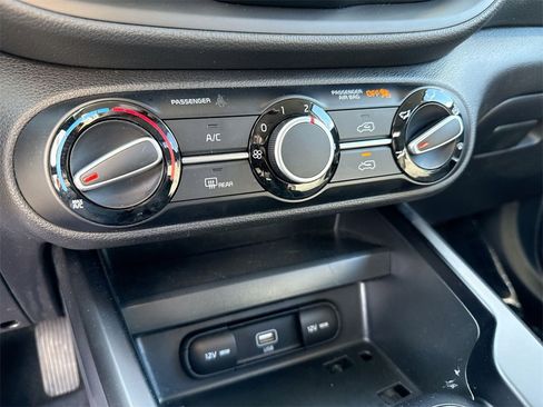 Used 2020 Kia Soul LX image 18