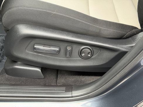 Used 2025 Honda CR-V EX image 13