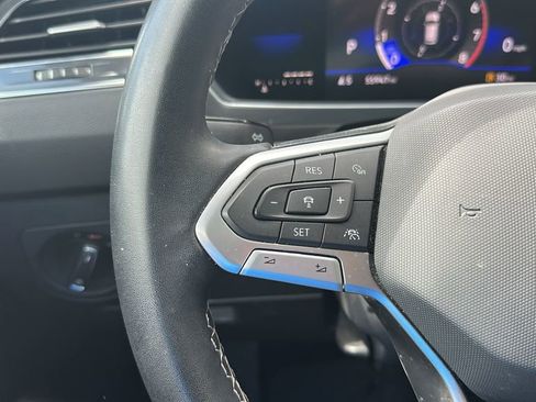 Certified 2023 Volkswagen Tiguan SE w/ Panoramic Sunroof Package FWD image 24