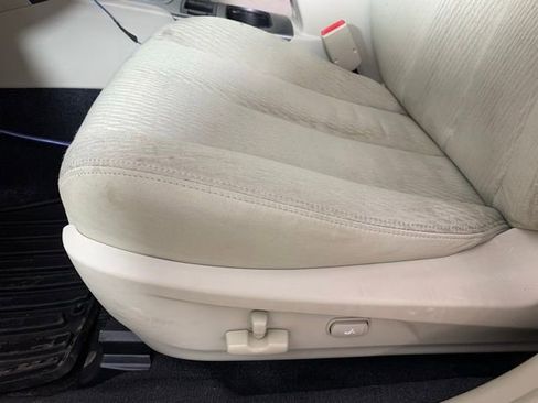 Used 2010 Subaru Outback 2.5i Premium image 12