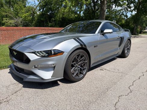Used 2021 Ford Mustang GT Premium w/ GT Performance Package RWD image 3