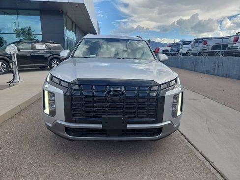 Used 2025 Hyundai Palisade SEL FWD image 2