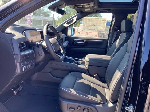 New 2025 Chevrolet Suburban Premier AWD/4WD image 2