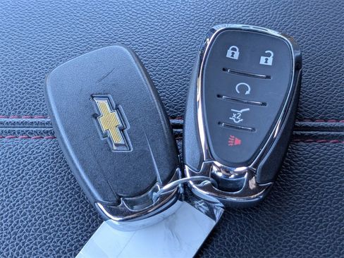 Used 2023 Chevrolet Equinox RS image 39