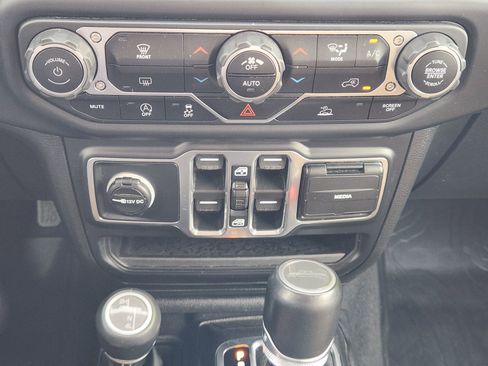 Used 2021 Jeep Gladiator Overland w/ Popular Equipment Package image 19