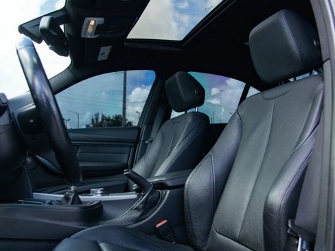 Used 2014 BMW 335i Sedan RWD image 18