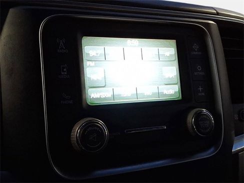 Used 2017 RAM 1500 Classic SLT image 24