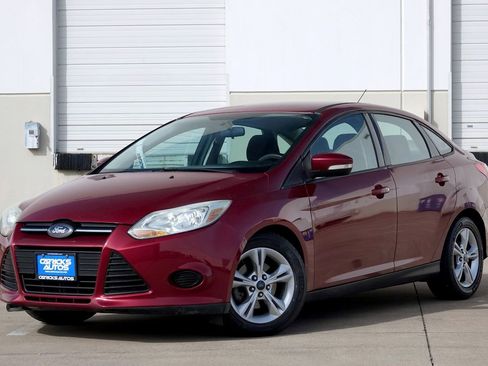Used 2014 Ford Focus SE image 2