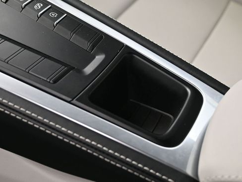 Certified 2025 Porsche 718 Cayman Style Edition image 22