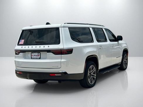 Used 2024 Jeep Wagoneer L Series II w/ Flexible Seating Group AWD/4WD image 5