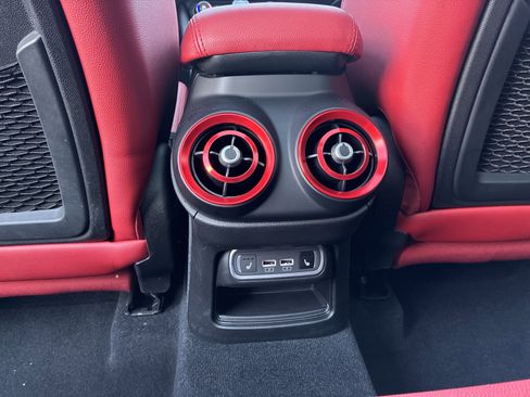 Certified 2024 Alfa Romeo Stelvio Veloce image 30