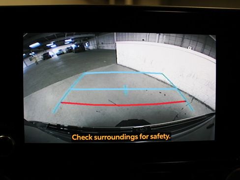 Used 2023 Toyota Highlander XLE AWD/4WD image 16