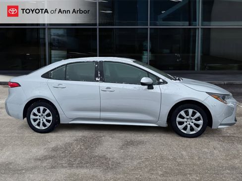 Certified 2025 Toyota Corolla LE image 11