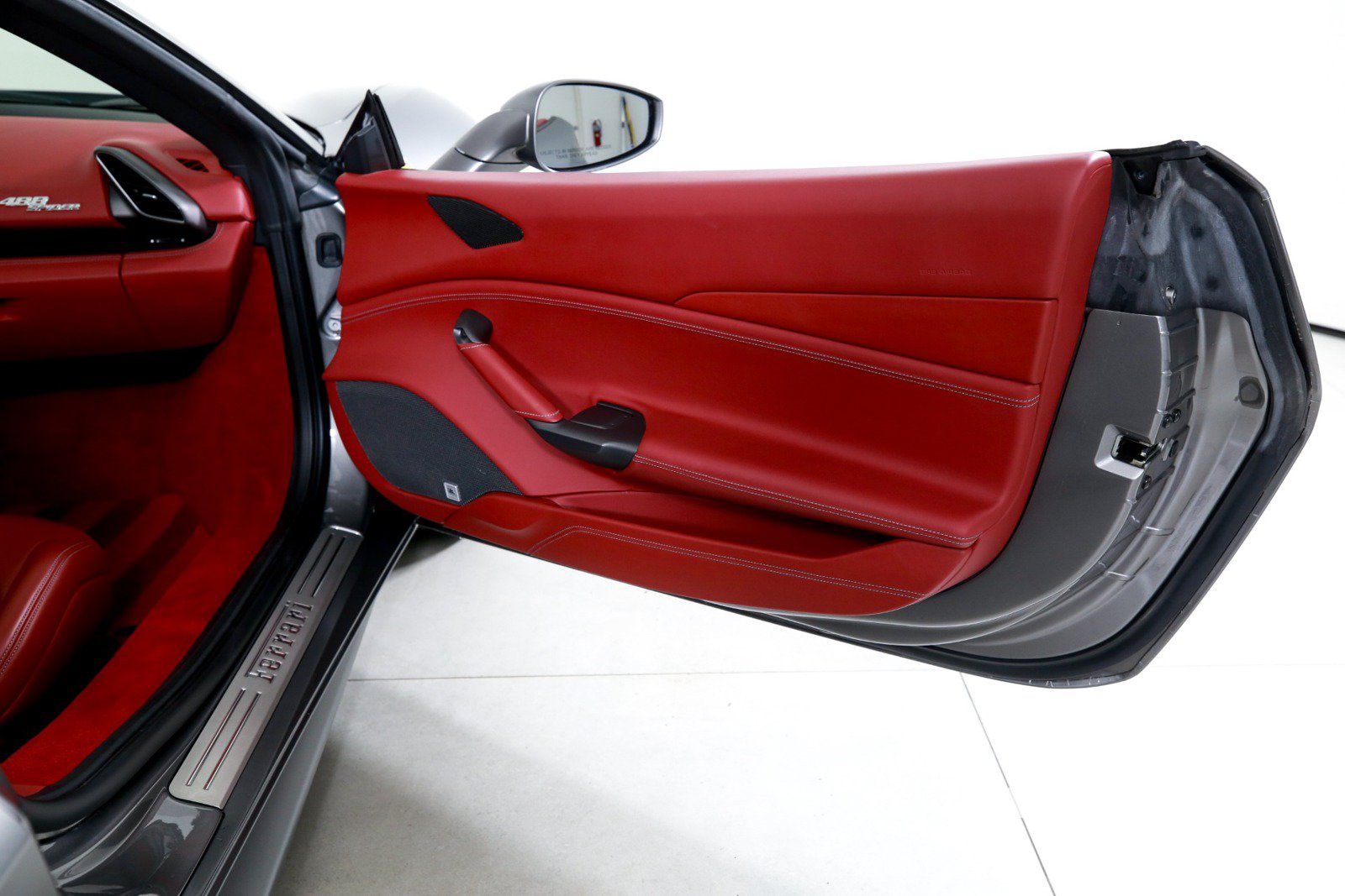 Used 2018 Ferrari 488 Spider RWD image 19