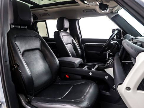 Used 2023 Land Rover Defender 110 SE image 7