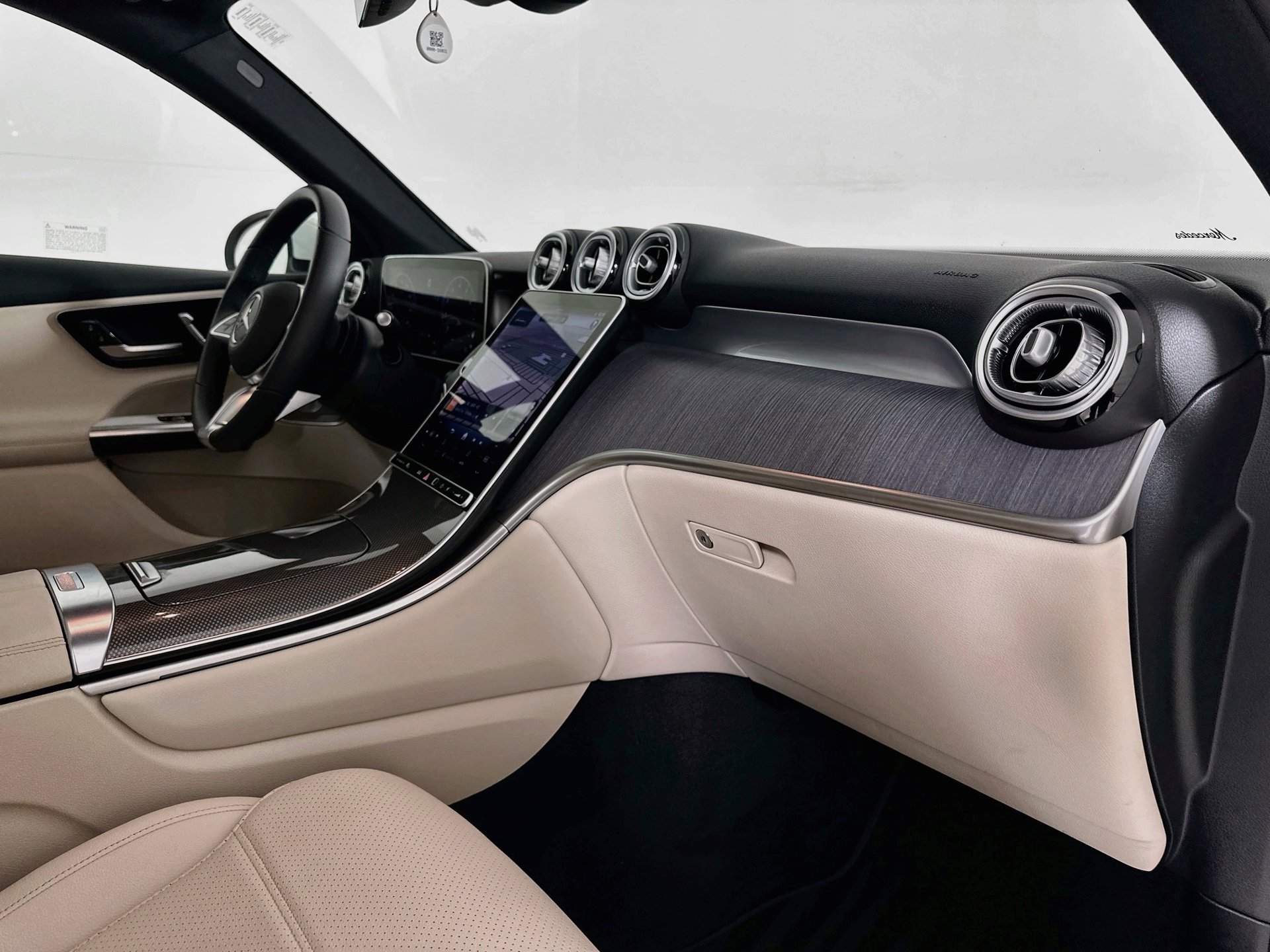 Certified 2026 Mercedes-Benz GLC 300 image 32