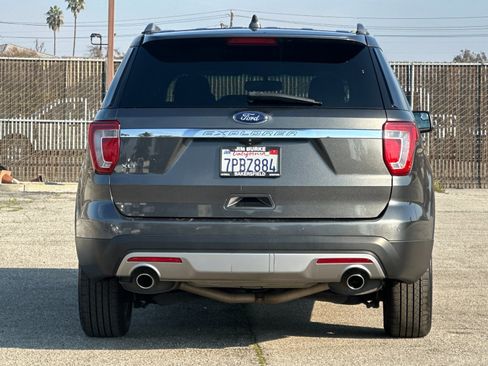 Used 2016 Ford Explorer XLT w/ Equipment Group 201A image 5