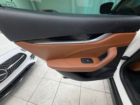 Used 2021 Maserati Levante AWD/4WD image 15