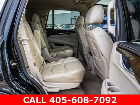 Used 2018 Cadillac Escalade Luxury RWD image 43
