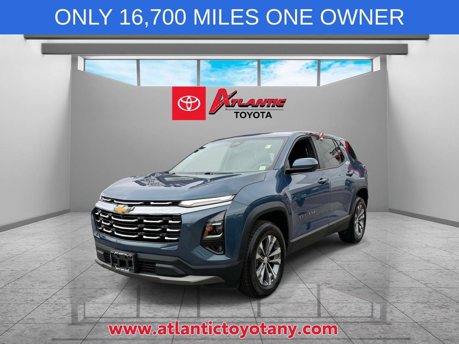 Used 2025 Chevrolet Equinox LT w/ Safety and Technology Package AWD/4WD image 2
