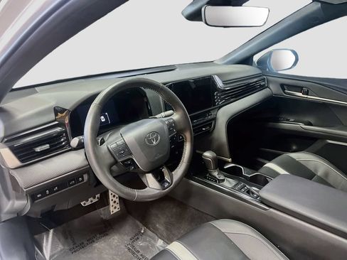 Used 2026 Toyota Camry SE FWD image 9