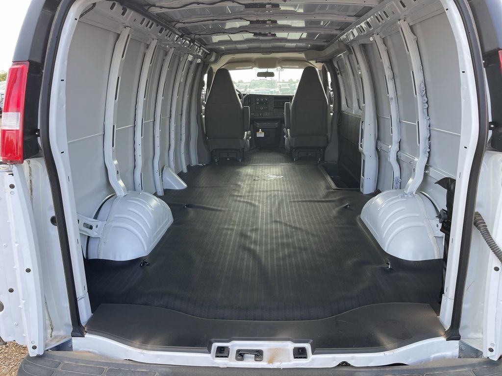New 2025 GMC Savana 2500 Extended w/ Driver Convenience Package RWD image 26