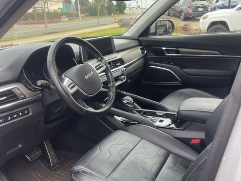Used 2022 Kia Telluride SX w/ SX Prestige Package image 4