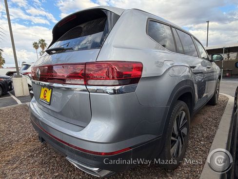 Used 2024 Volkswagen Atlas SE image 3