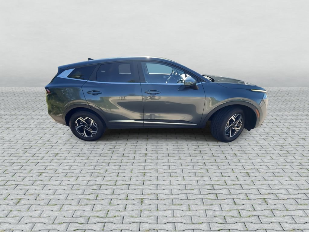 Used 2023 Kia Sportage LX AWD/4WD image 9