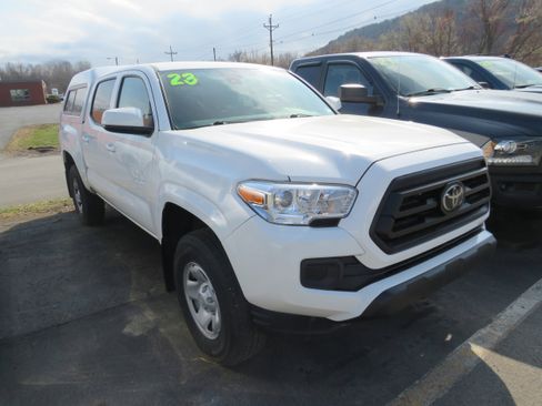 Used 2023 Toyota Tacoma SR image 1
