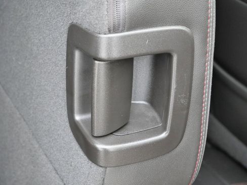 Used 2023 Chevrolet Traverse RS image 18