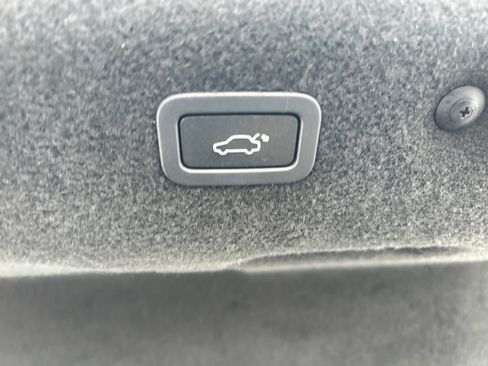 Used 2016 Jaguar XF Prestige RWD image 14