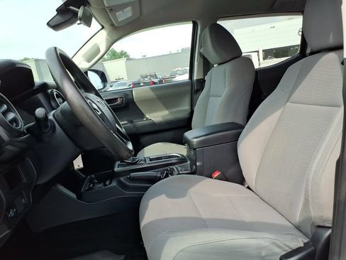 Used 2019 Toyota Tacoma SR w/ SR Convenience Package AWD/4WD image 12