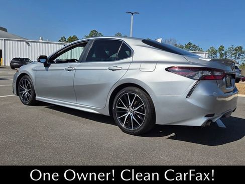 Used 2021 Toyota Camry SE image 4