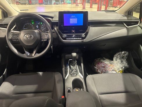 Used 2025 Toyota Corolla LE FWD image 7