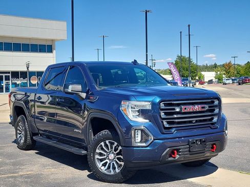 Used 2019 GMC Sierra 1500 AT4 w/ Off Road Performance Package image 2