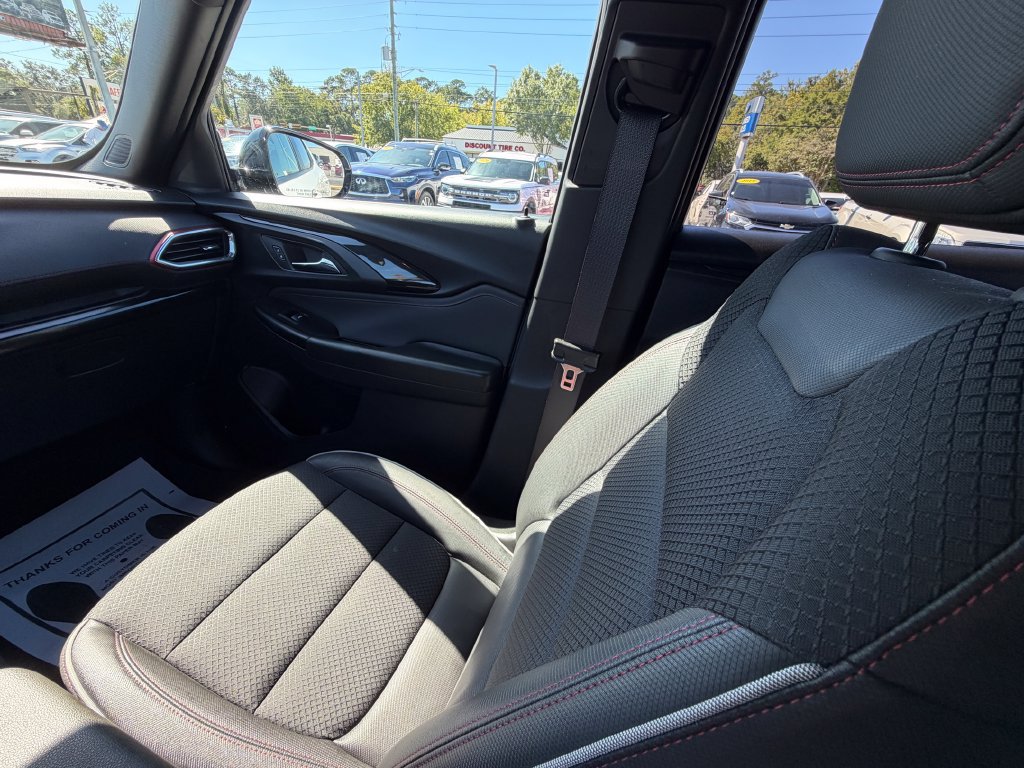 Used 2023 Chevrolet TrailBlazer RS w/ Convenience Package FWD image 17