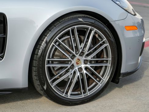 Used 2018 Porsche Panamera image 52