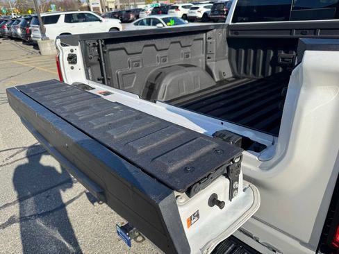 Used 2024 GMC Sierra 1500 SLT w/ SLT Premium Plus Package AWD/4WD image 30