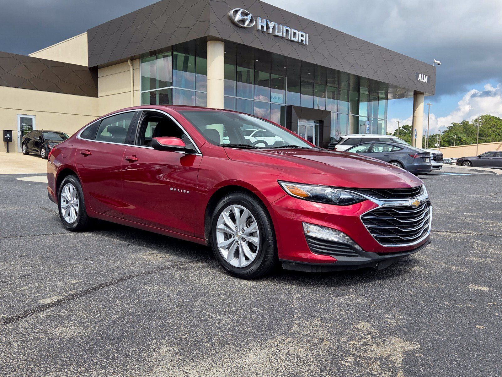 Used 2025 Chevrolet Malibu LT FWD image 1