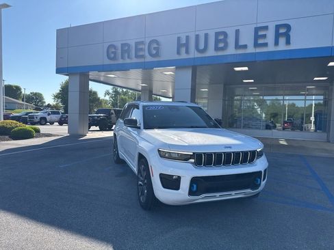 Used 2024 Jeep Grand Cherokee Overland w/ Luxury Tech Group IV AWD/4WD image 40