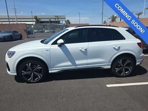 Used 2023 Audi Q3 2.0T Premium Plus w/ Premium Plus Package AWD/4WD image 2
