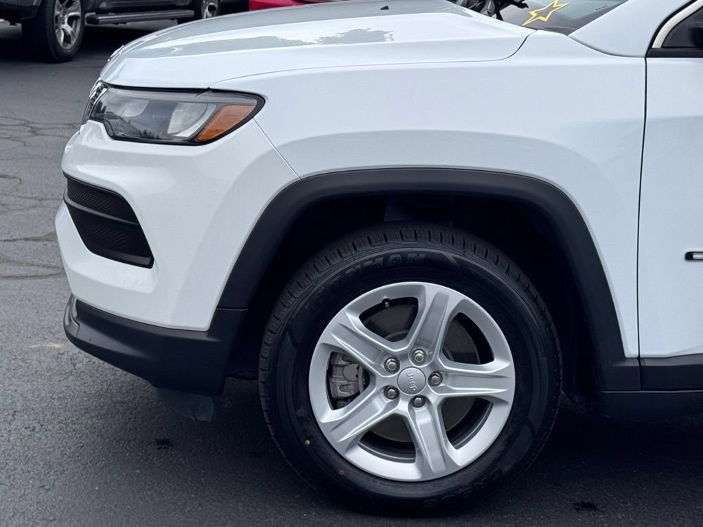 Used 2023 Jeep Compass Sport AWD/4WD image 32