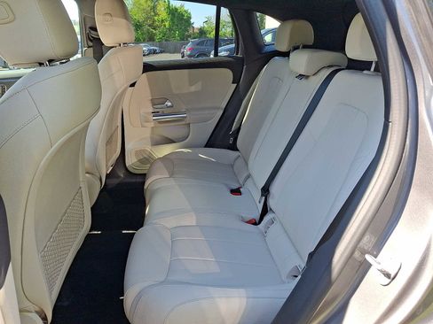 Used 2026 Mercedes-Benz GLA 250 4MATIC image 8