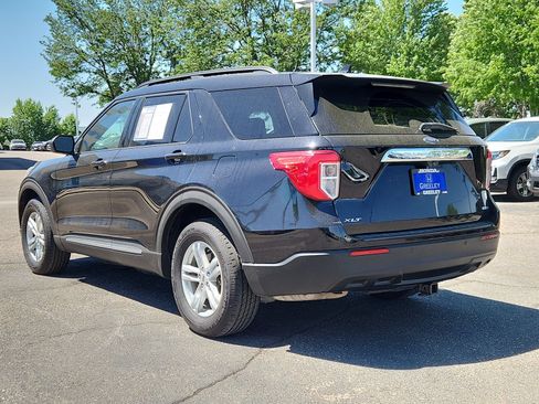 Used 2020 Ford Explorer XLT w/ Comfort Package AWD/4WD image 3