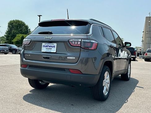 Used 2022 Jeep Compass Latitude AWD/4WD image 5