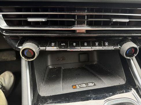 Used 2026 Chevrolet Traverse LT w/ Midnight/Sport Edition image 20