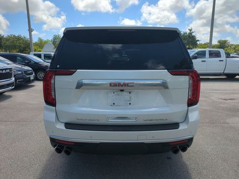 Used 2022 GMC Yukon XL Denali AWD/4WD image 7
