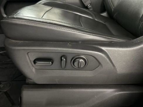 Used 2020 Chevrolet Silverado 1500 LT Trail Boss image 11