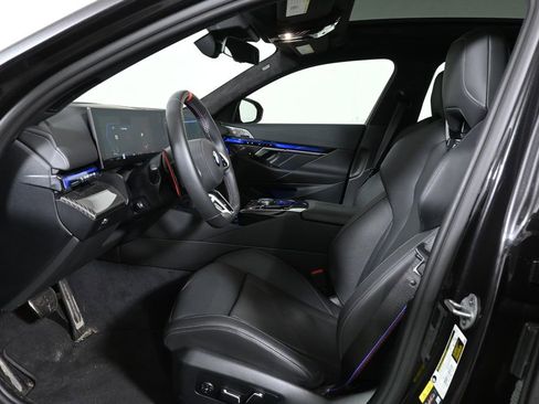 Used 2025 BMW M5 Touring image 3